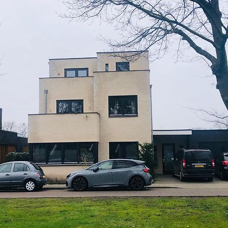 City Zen Apartment Enschede !Free Private Parking ภายนอก รูปภาพ
