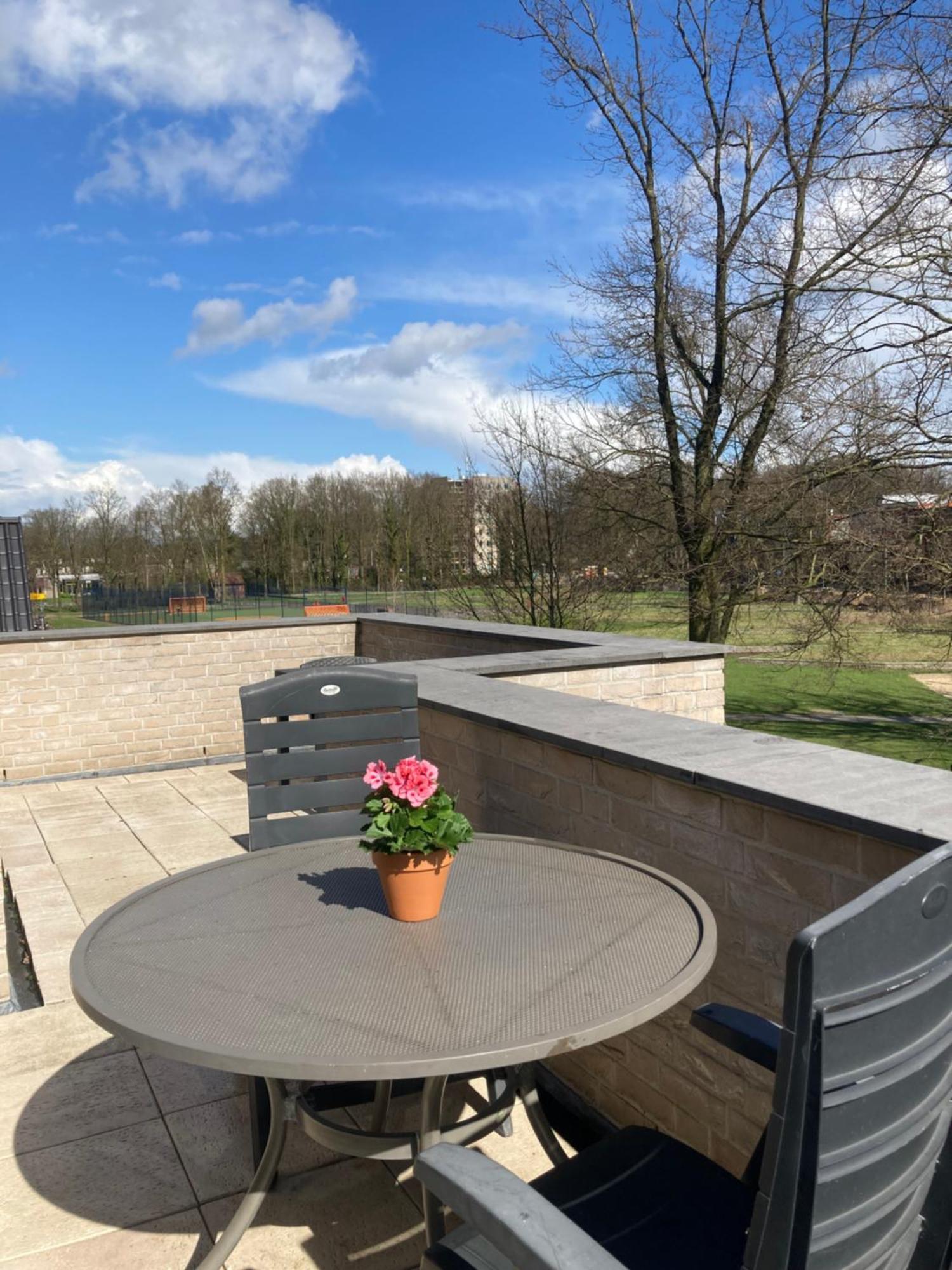 City Zen Apartment Enschede !Free Private Parking ภายนอก รูปภาพ